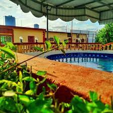 مسبح قصر الفخامة